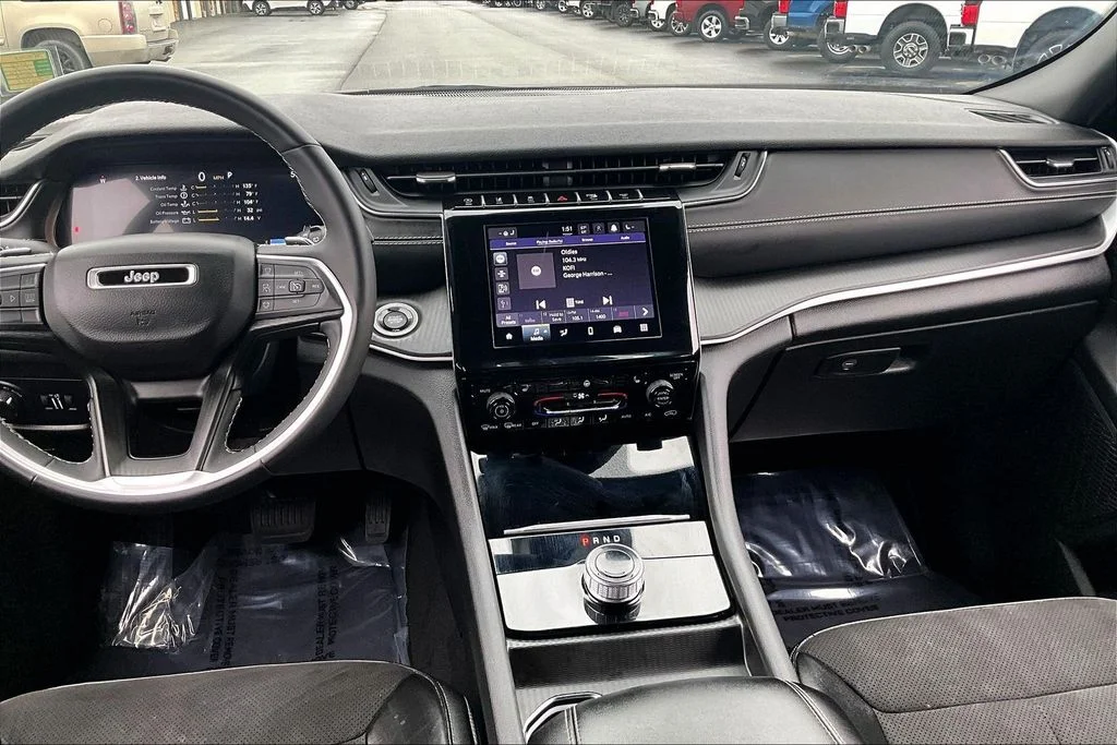 Used 2024 Black Jeep Altitude image 6
