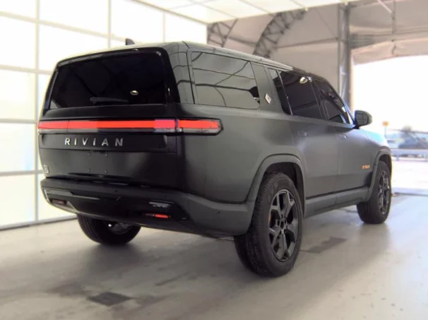 Used 2024 Rivian R1S Adventure with VIN 7PDSGABA0RN042175 for sale in Plano, TX