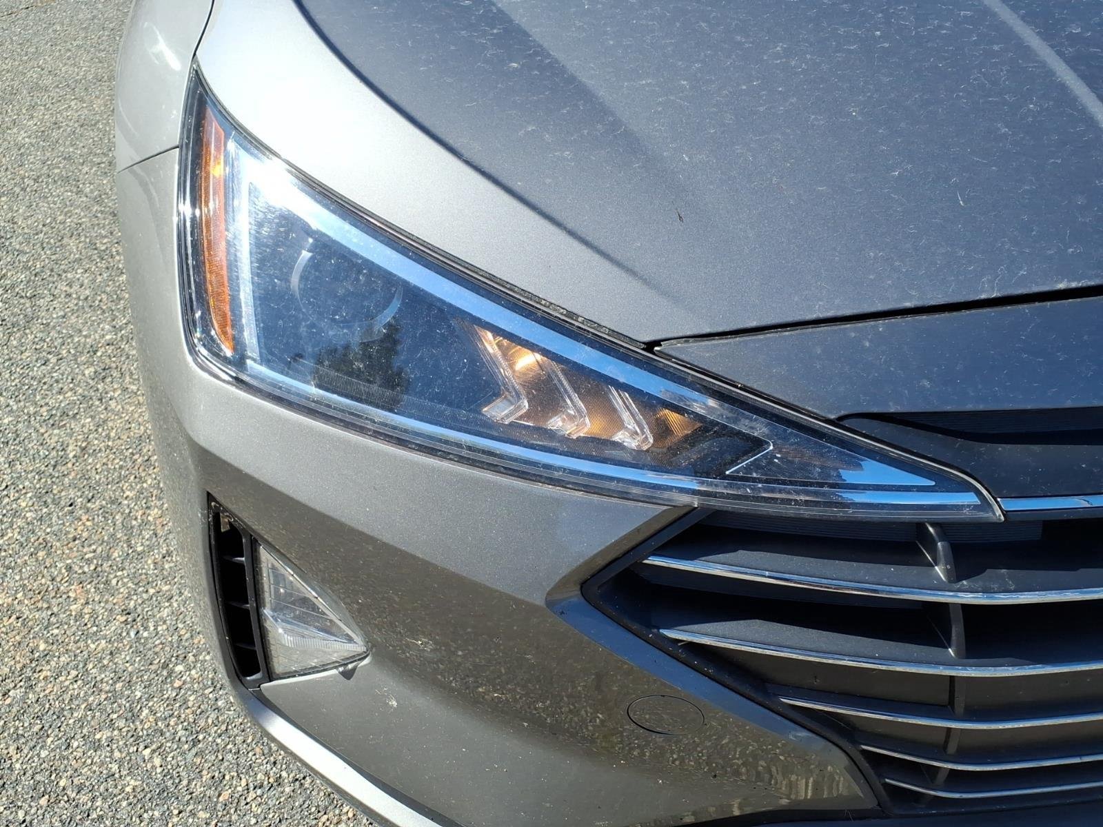 Used 2020 Fluid Metal Hyundai SE image 12