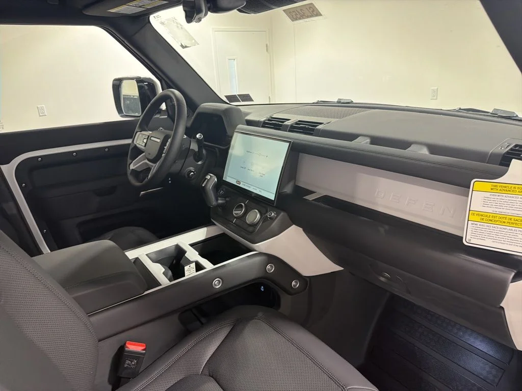 New 2026 Fuji White Land Rover S image 24