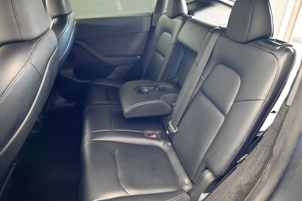 Used 2022  Tesla Long Range image 16
