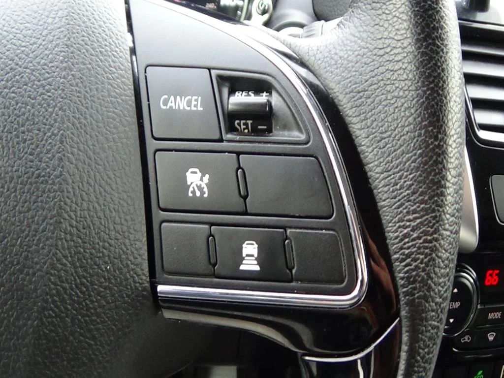 Certified Used 2024 Labrador Black Pearl (xl2) Mitsubishi SE image 22