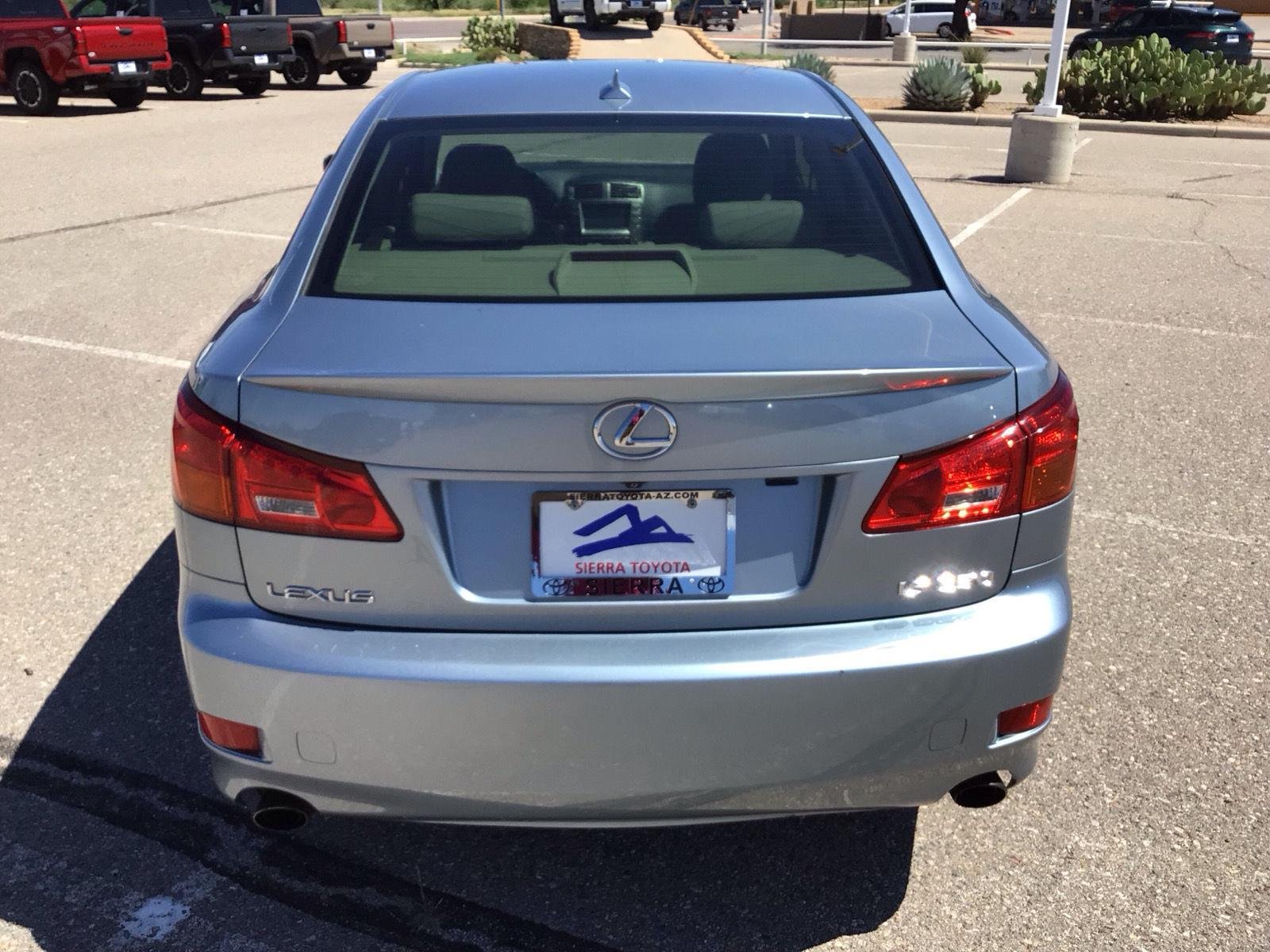 Used 2007  Lexus Base image 4