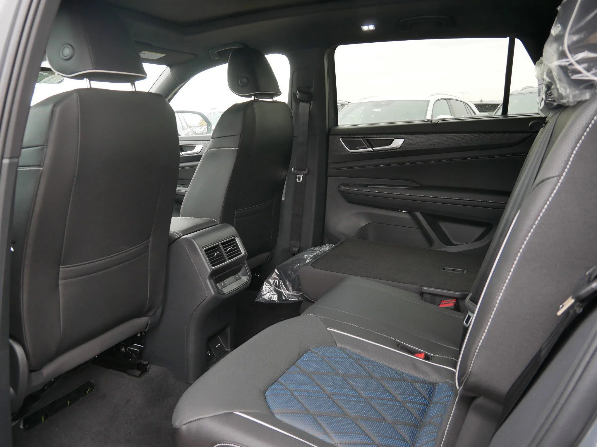 New 2026 Pure Gray Volkswagen 2.0T SEL Premium R-Line image 6