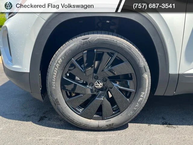 New 2026 White Volkswagen 2.0T SE w/Technology image 5