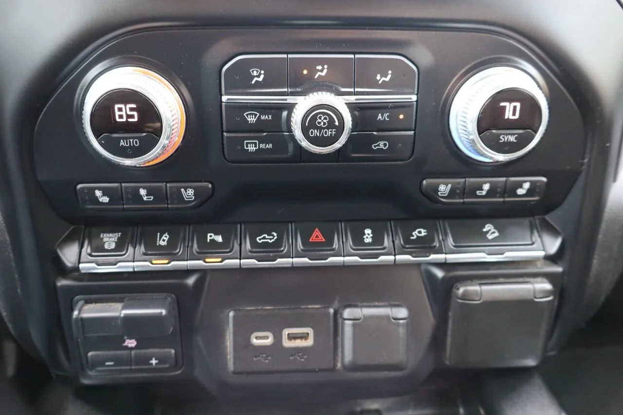 Used 2020 Onyx Black GMC Denali image 18