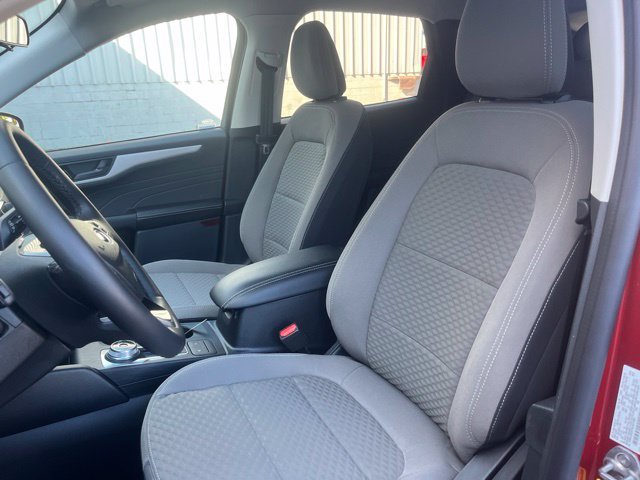 Used 2022 Rapid Red Metallic Tinted Clearcoat Ford SE image 11