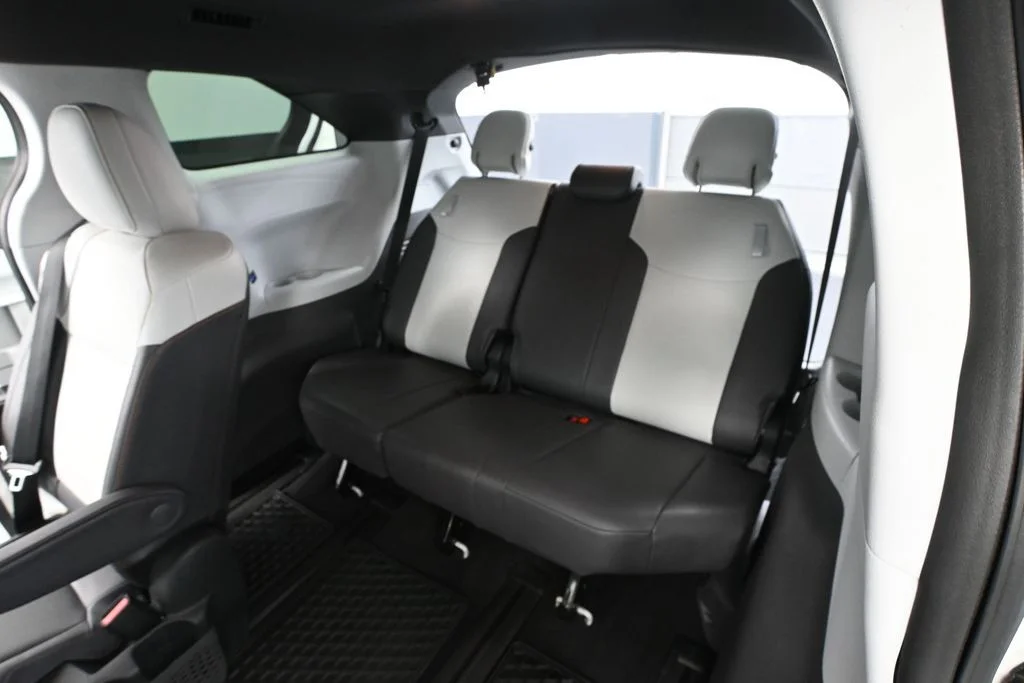 2024 Toyota Sienna XSE - Photo 40