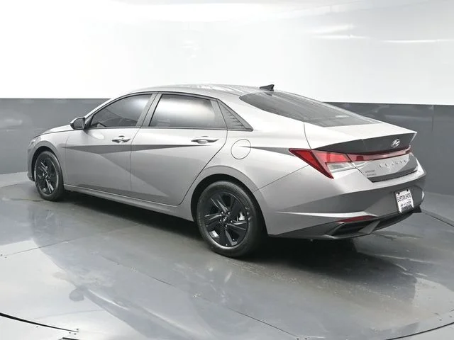 Used 2023 Silver Hyundai SEL image 5