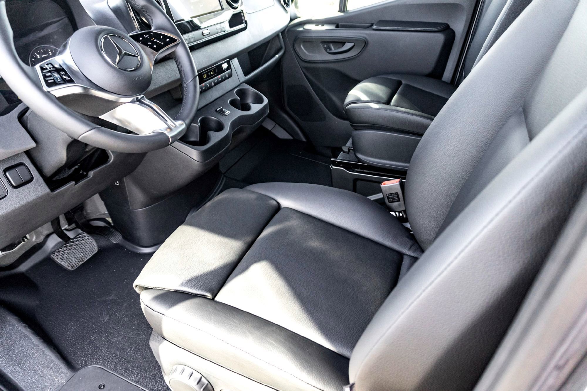 2025 Mercedes-Benz Sprinter Passenger Van Base - Photo 40