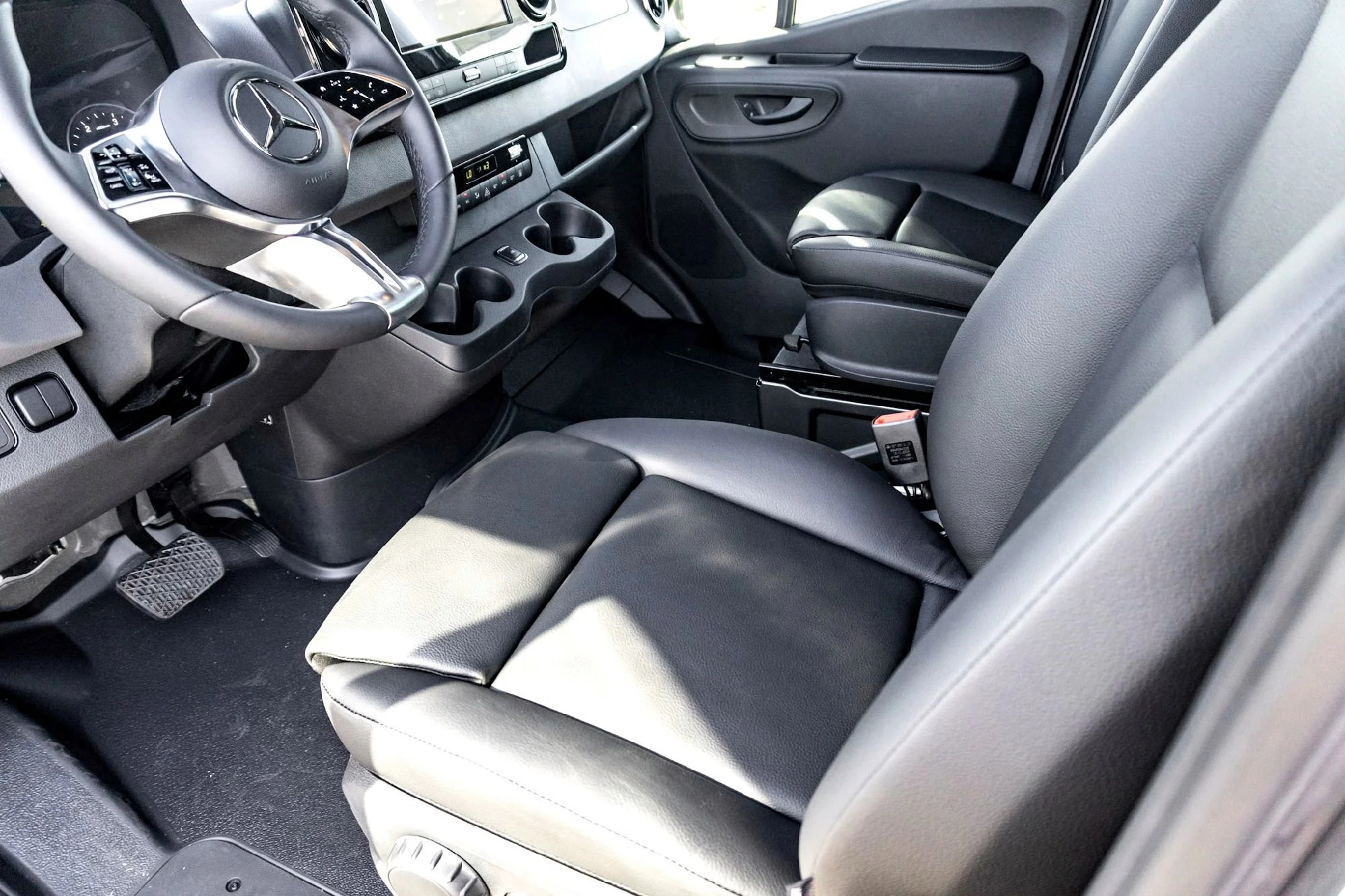 2025 Mercedes-Benz Sprinter Passenger Van Base - Photo 40