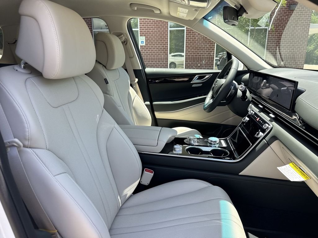 New 2026 White Genesis 2.5T image 26