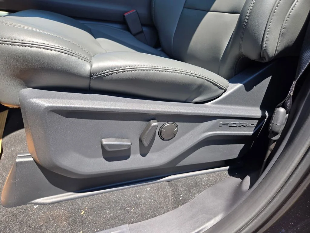 New 2027 Agate Black Metallic Ford MAX Active image 16