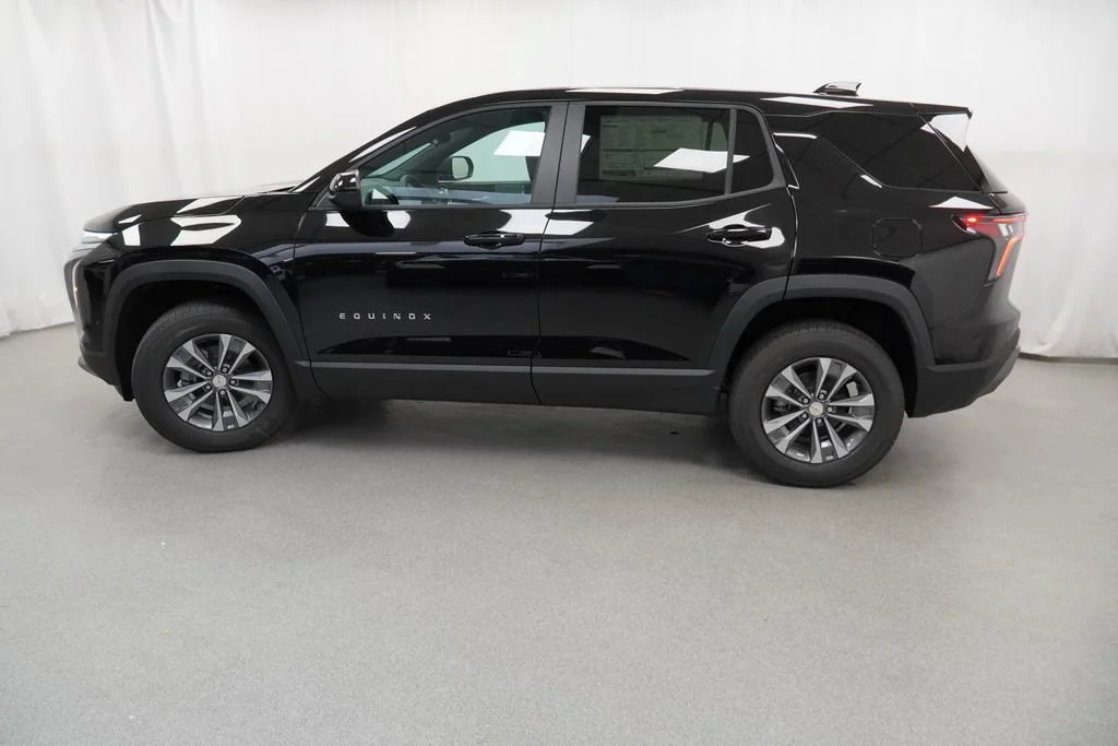 New 2027 Mosaic Black Metallic Chevrolet LT image 37