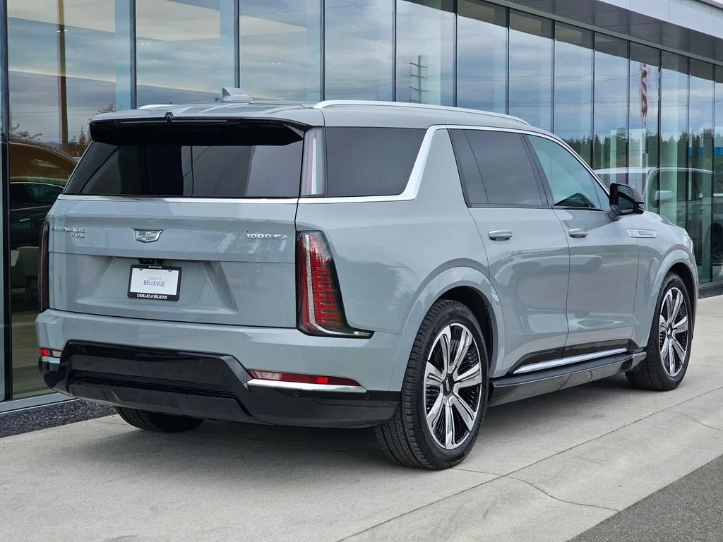New 2026 Luna Metallic Cadillac Luxury image 5