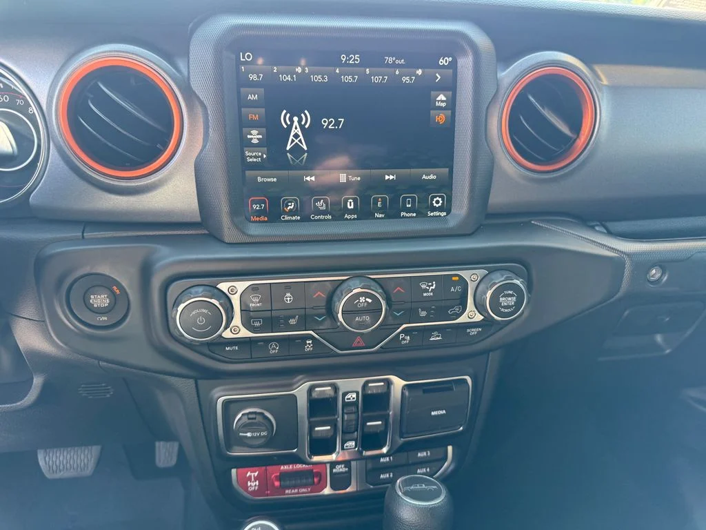 Used 2022 Silver Jeep Mojave image 11