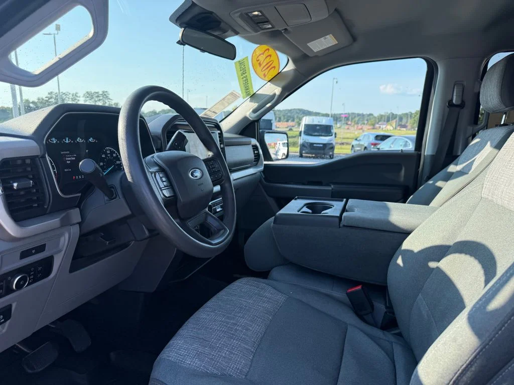 Used 2023 Blue Ford XLT image 4