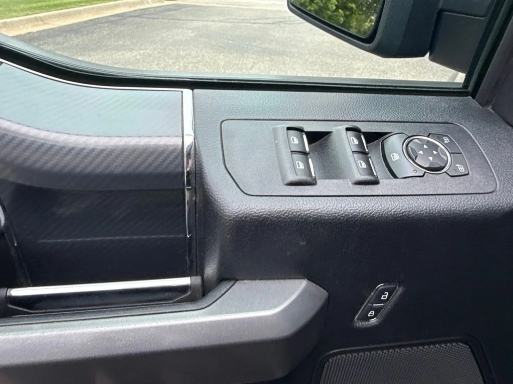 Used 2019 Gray Ford XLT image 18