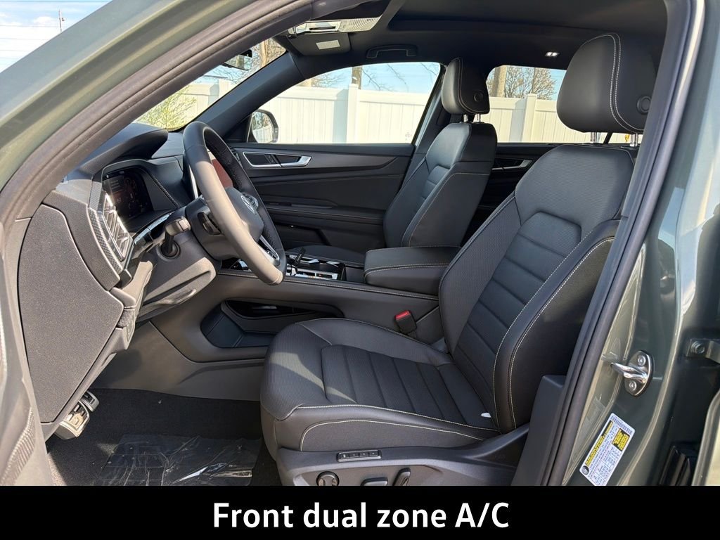 New 2026  Volkswagen 2.0T SEL R-Line Black image 10