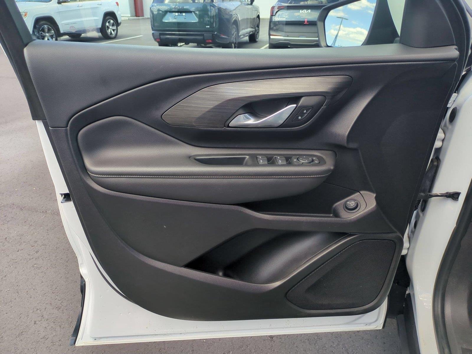 Used 2022 Summit White GMC SLE image 14
