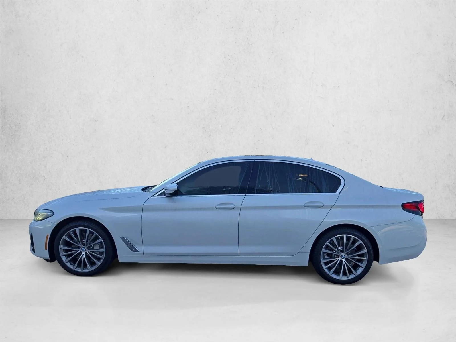 2023 BMW 5 Series 530i - Photo 8