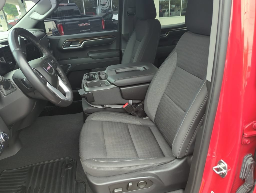 Used 2022 Cardinal Red GMC Elevation image 11