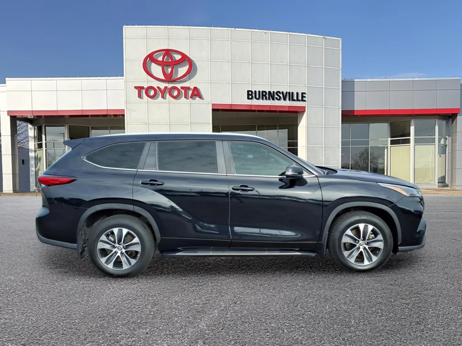 Certified 2023 Toyota Highlander XLE with VIN 5TDKDRBH4PS506460 for sale in Burnsville, Minnesota