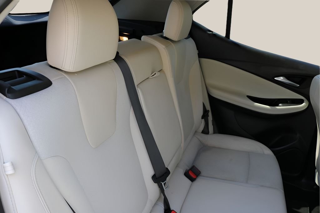 Used 2022 White Buick Select image 17