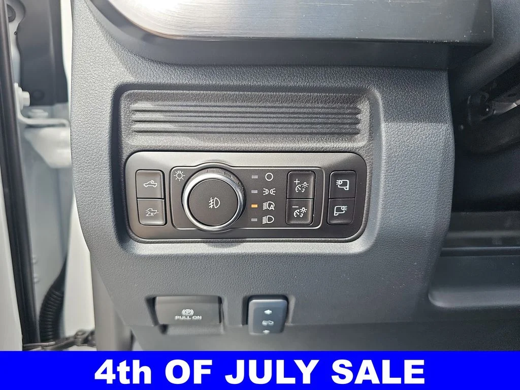 New 2026 Oxford White Ford F-350® Lariat® image 20