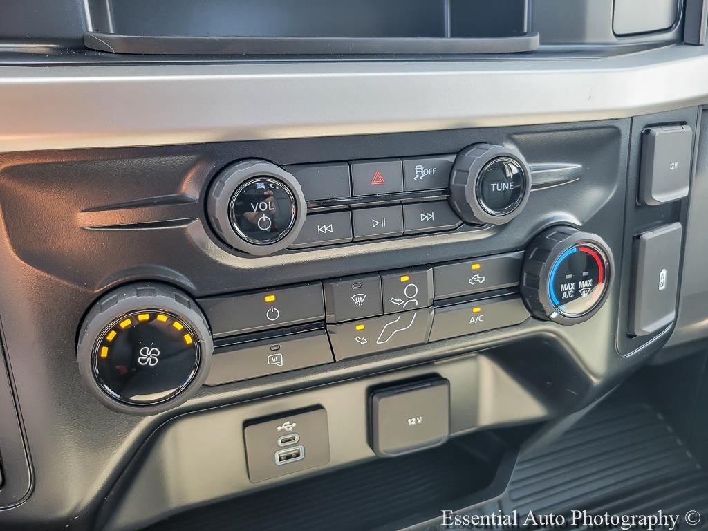 New 2025 Oxford White Ford F-450® XL image 12