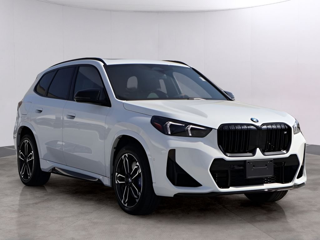 Used 2026 Alpine White BMW M35i image 3