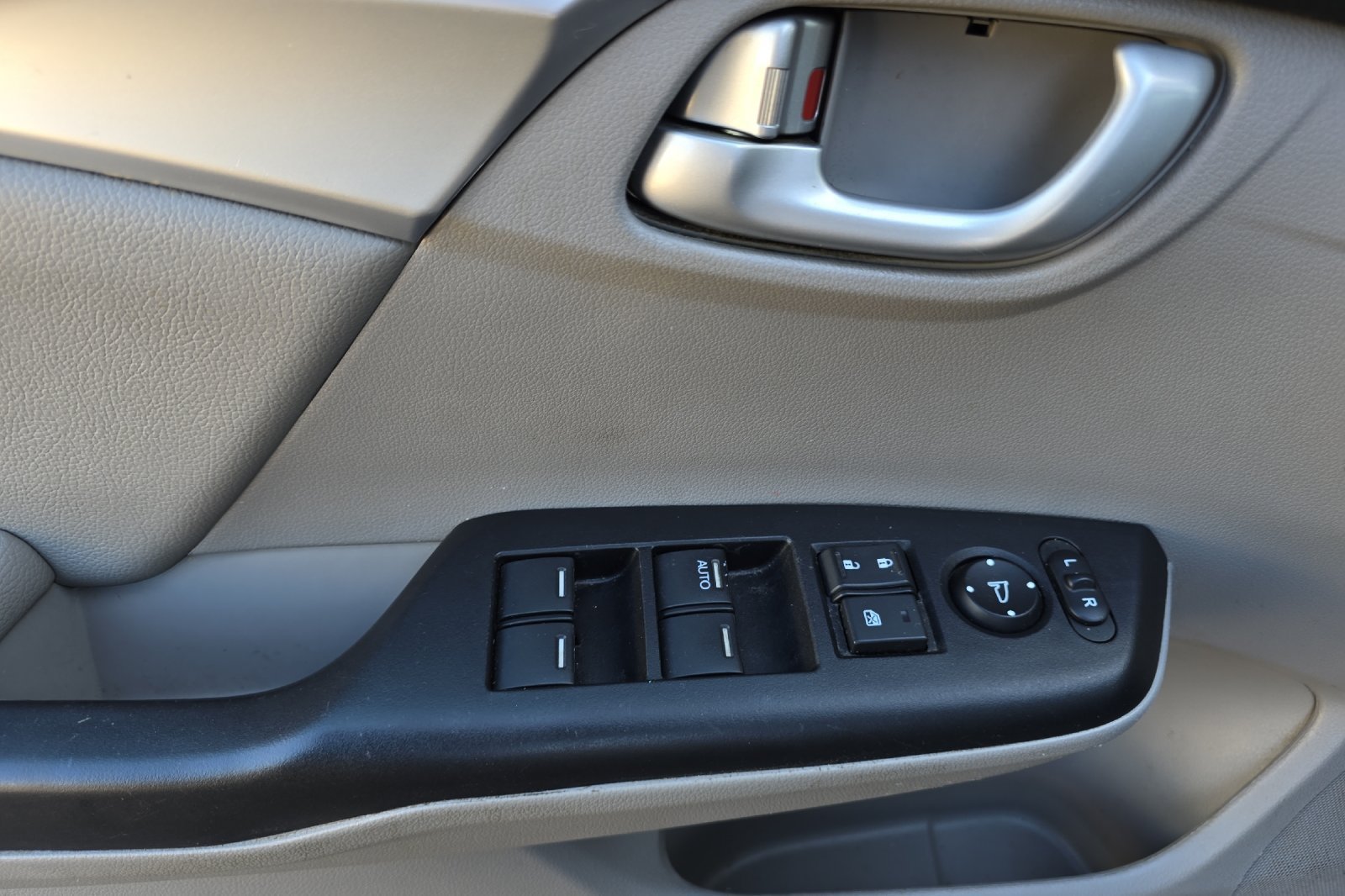 Used 2015 Gray Honda EX-L image 9