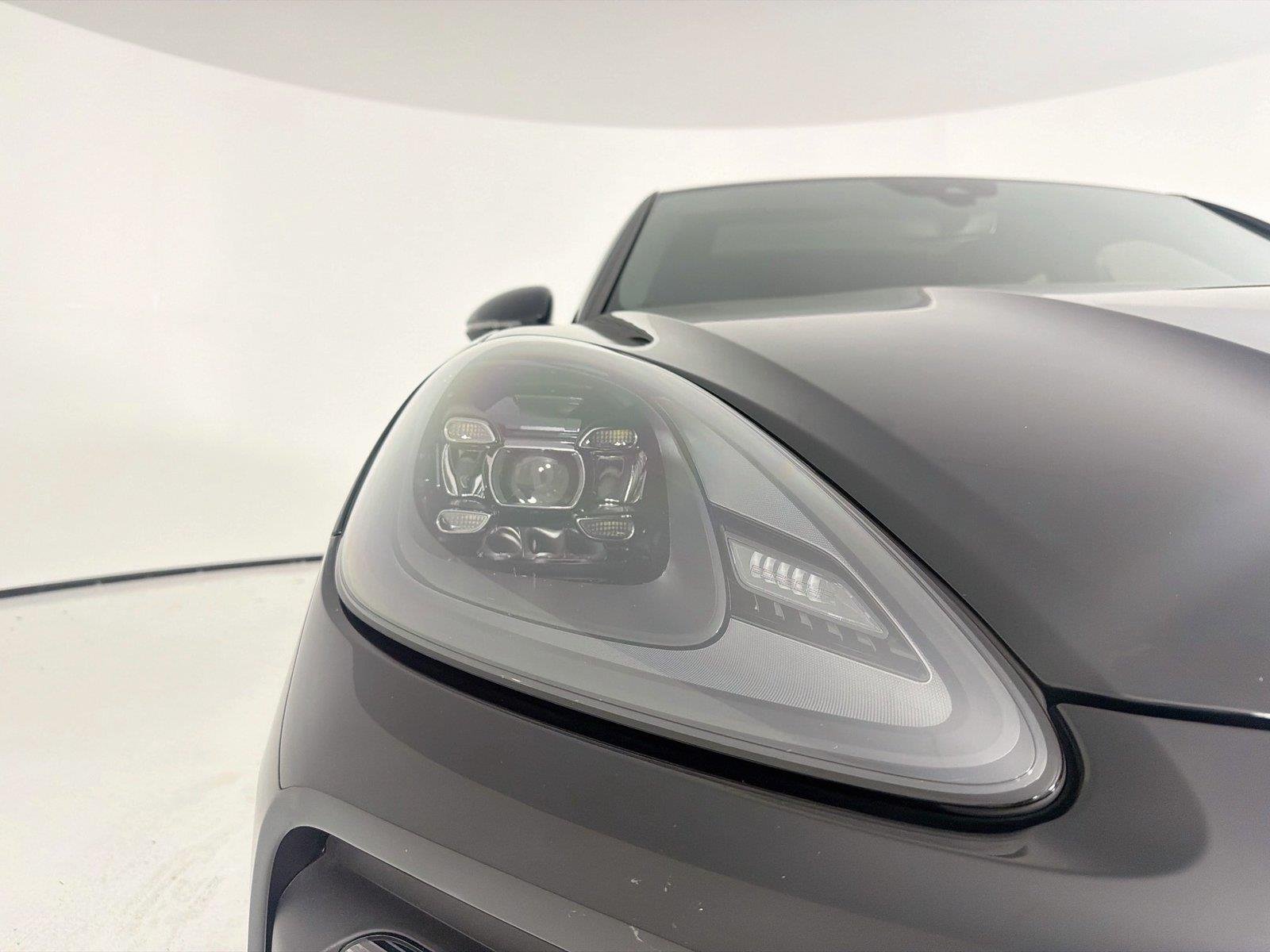 Used 2023 Black Porsche Platinum Edition image 31