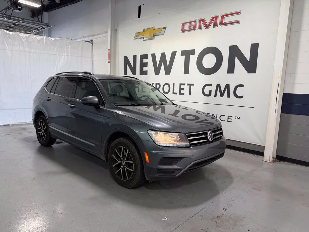 Used 2021 Gray Volkswagen 2.0T SE image 2