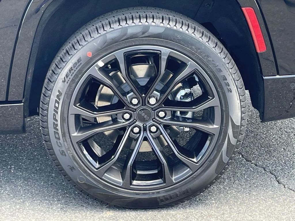 New 2026 High Gloss Black Jeep Summit Reserve image 12
