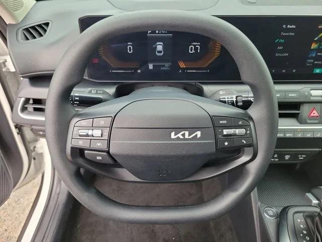 2025 Kia K4 LXS - Photo 21