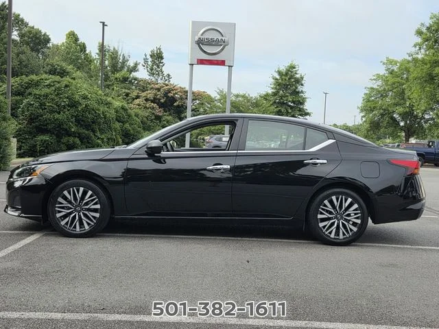 Used 2025 Black Nissan 2.5 SV image 2