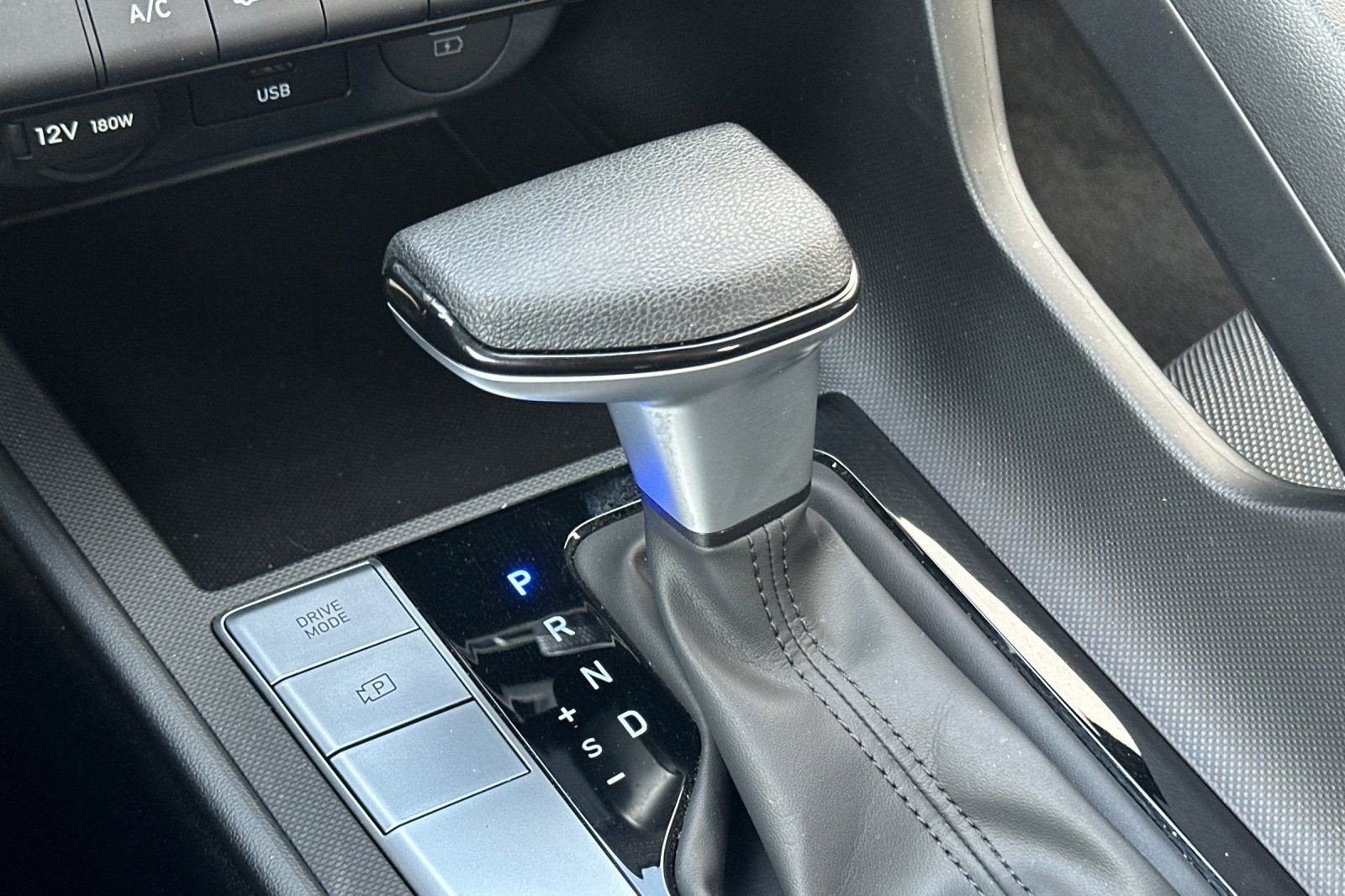 Certified Used 2025 Gray Hyundai SE image 21