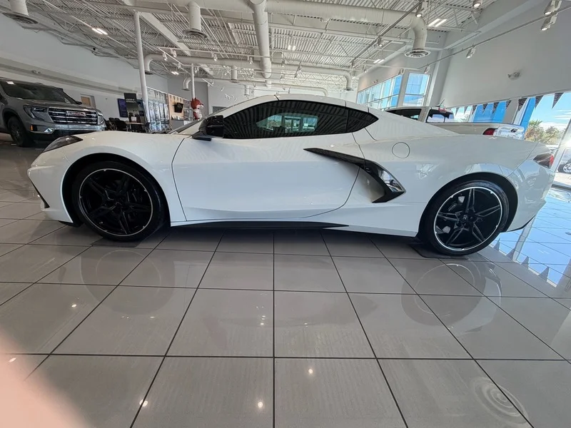 Used 2024 Arctic White Chevrolet 2LT image 6