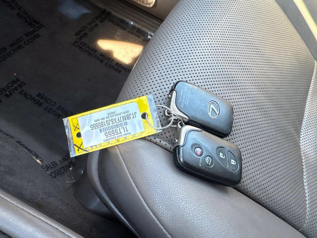 Used 2018 White Lexus 460 image 31