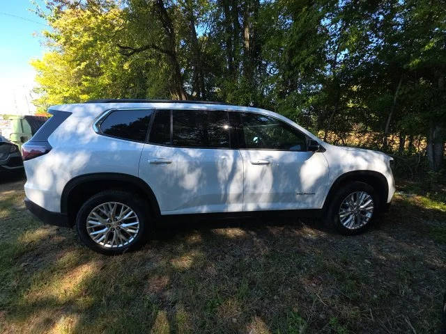 Used 2026 White GMC Elevation image 7