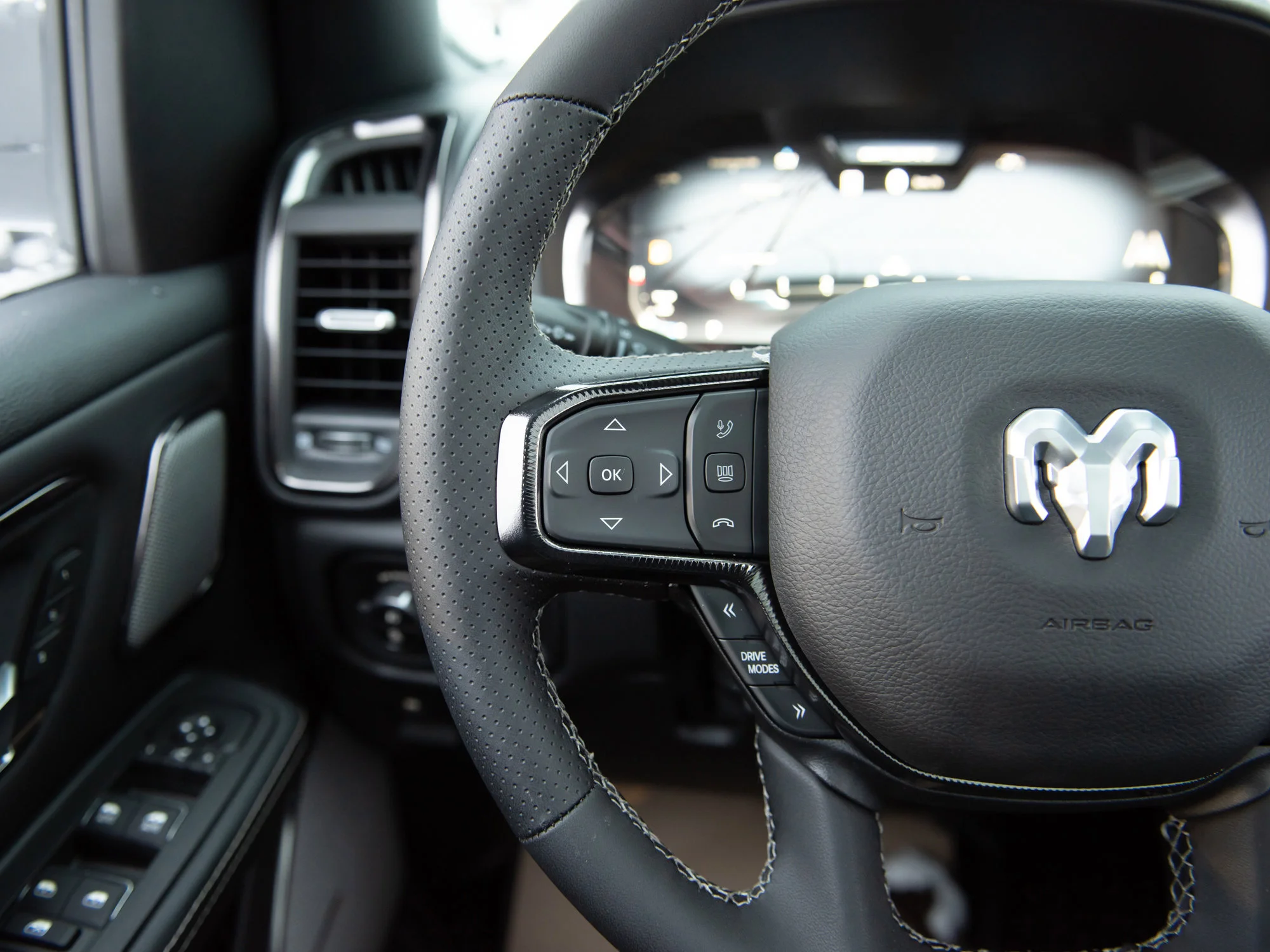 New 2026 White RAM Sport* HEMI V8 image 13