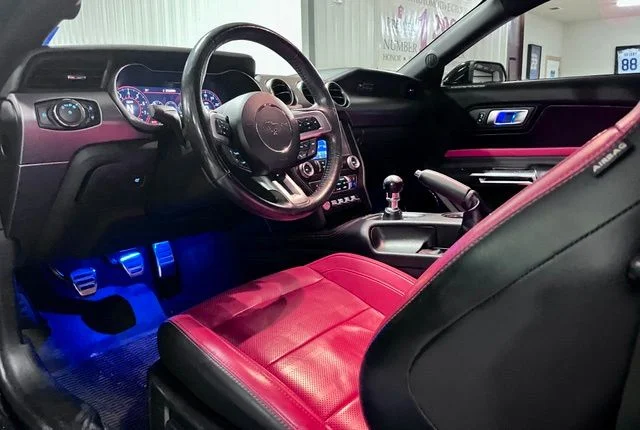 Used 2020 Black Ford GT Premium image 8