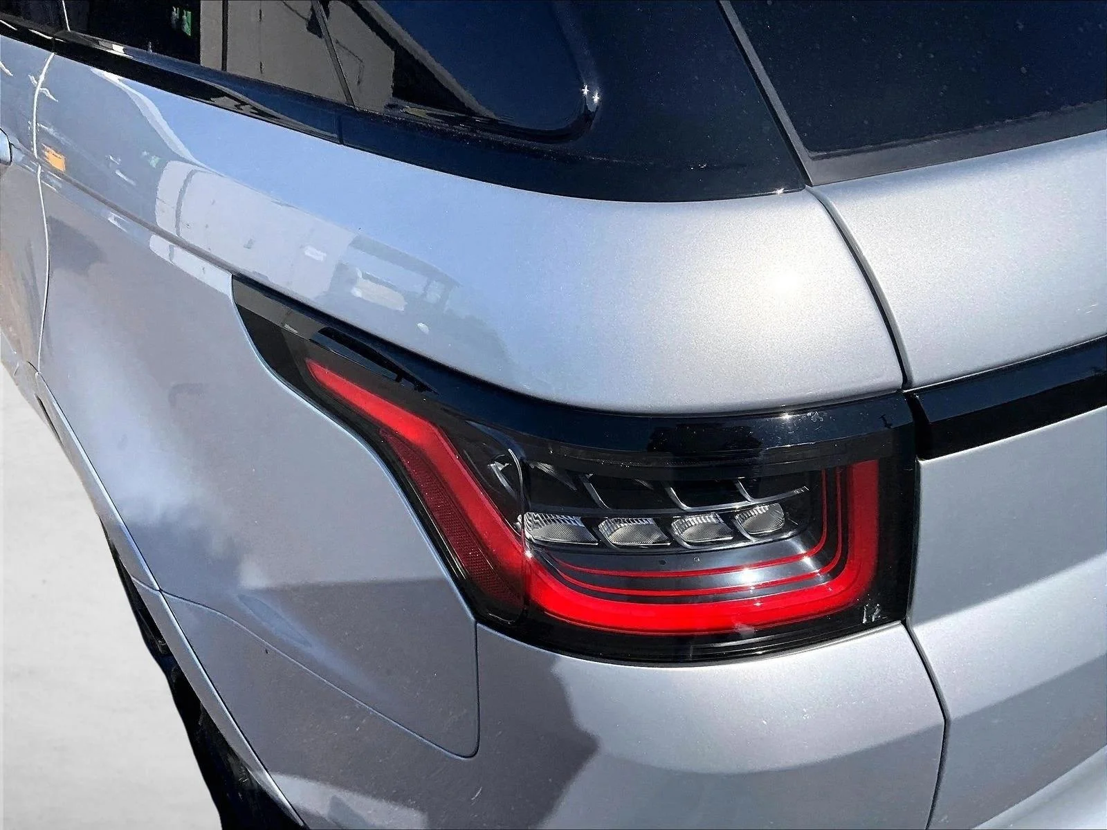 Used 2022 Silver/Gray Land Rover SVR image 29