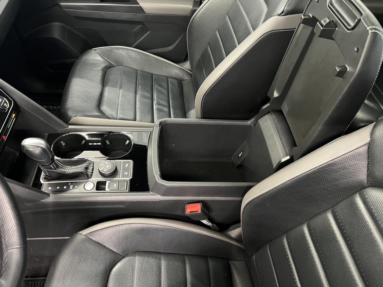 Used 2021 Pure Gray Volkswagen 3.6L V6 SEL Premium R-Line image 18