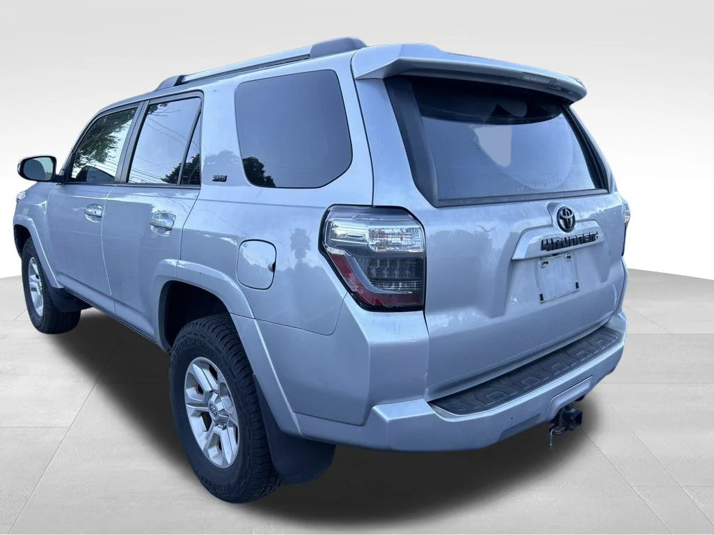Used 2022 Silver Toyota SR5 Premium image 3