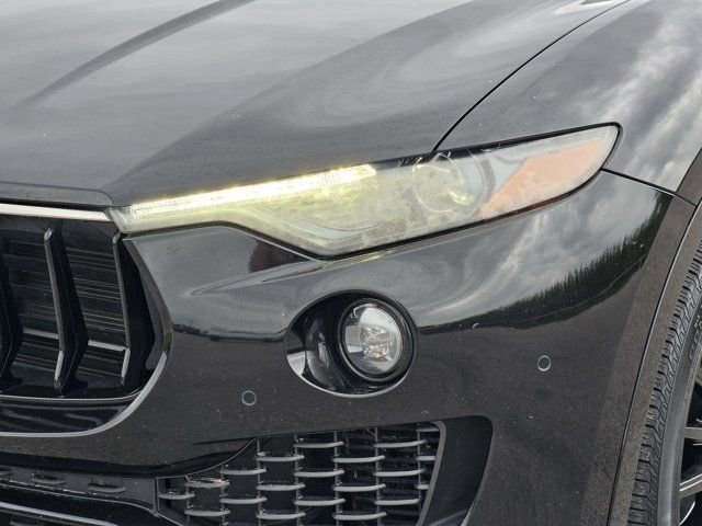 Used 2018  Maserati Base image 8