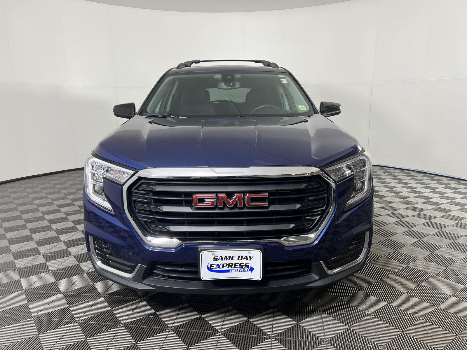 Used 2023 Marine Metallic GMC SLE image 28