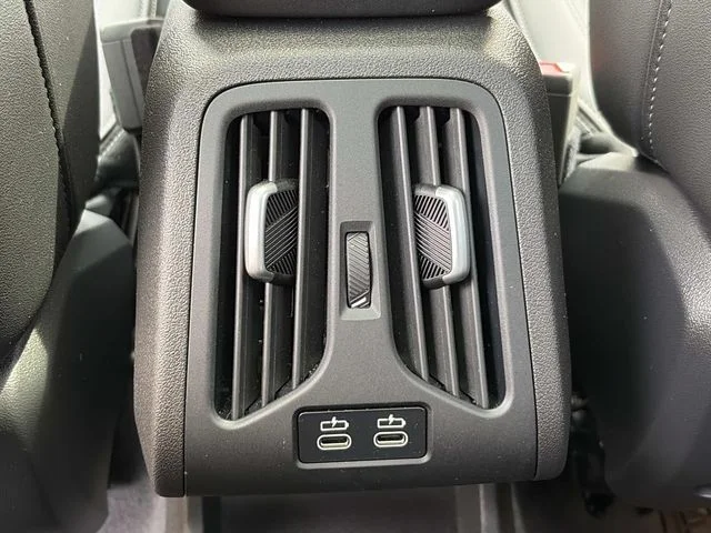 Used 2025 Black BMW xDrive28i image 16