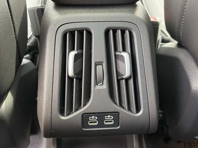 Used 2025 Black BMW xDrive28i image 16
